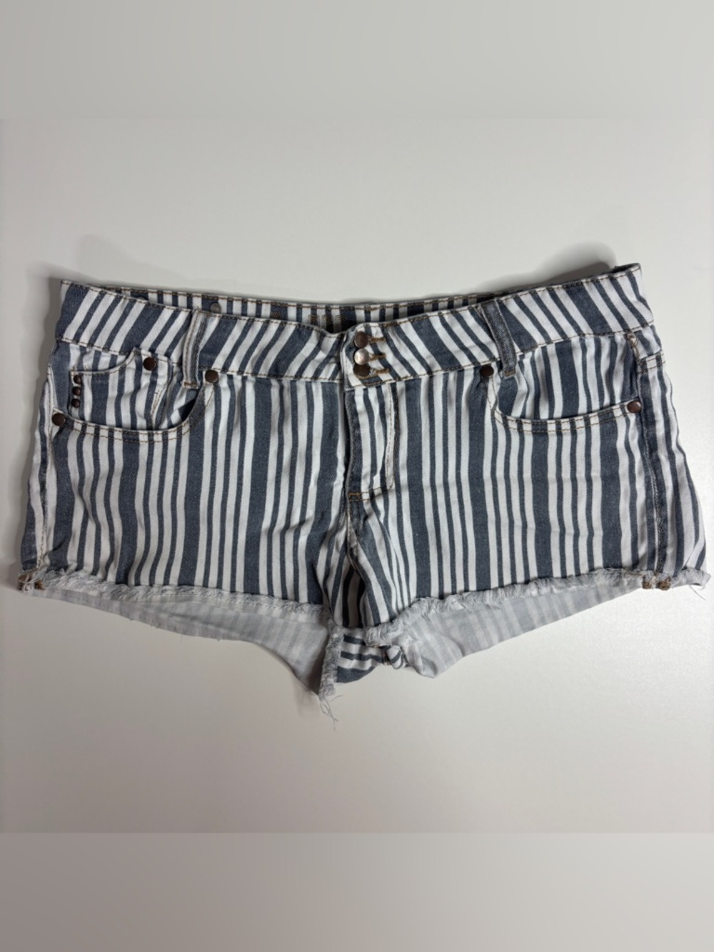 Dollhouse Y2K Striped Denim Shorts Size 15 Low Rise Frayed Festival Western